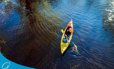 Chèo kayak trên Vịnh Hạ Long