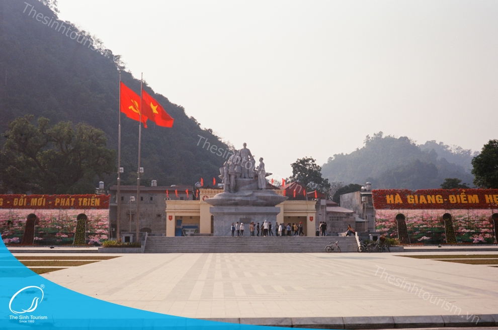 tour-du-lich-ha-giang-ma-phi-leng-du-lich-mien-bac-thesinh-sinhcafe-007_20230503_1756191