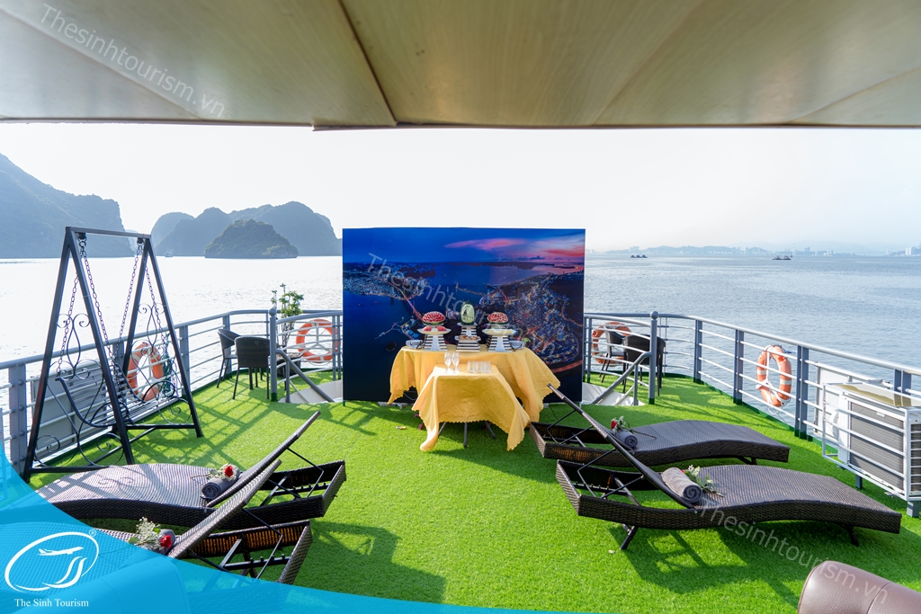 du-thuyen-ha-long-5-sao-otis-the-sinh-tourist-the-sinh-tourism-sinh-cafe-079-20230821-160322