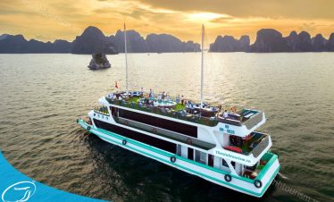 Du thuyền Hạ Long - Du lịch miền Bắc mùa hè cùng Thế Sinh Tourism