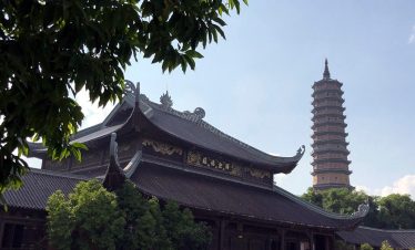 Đi du lịch Ninh Bình - Thế Sinh Tourist - Tham quan Chùa Bái Đính