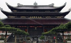 Tham quan chùa Bái Đính