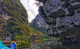 Đặt tour Bái Đính Tràng An cùng Thế Sinh - Du lịch Hang Múa và Tràng An