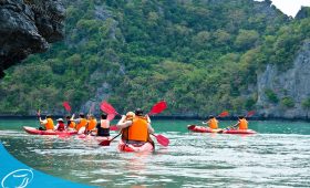 Chèo Kayak - Khám phá Du thuyền Hạ Long 5 sao HERCULES LUXURY CRUISE - Thế Sinh Touism