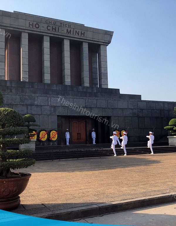 Kinh nghiệm du lịch Hà Nội - Lăng Chủ tịch Hồ Chí Minh