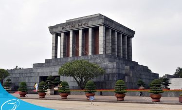 Lăng Chủ Tịch Hồ Chí Minh - Khám phá địa danh nổi tiếng của Hà Nội cùng Sinh Cafe Travel
