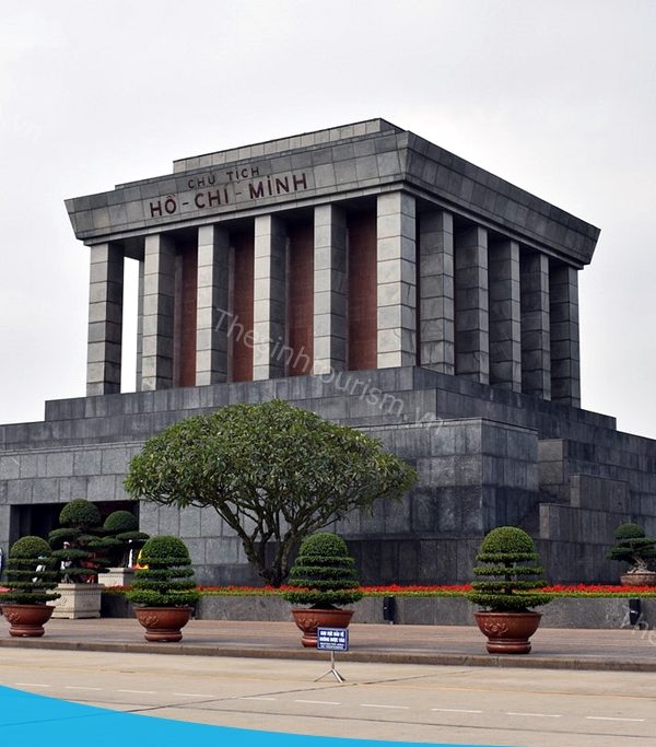 Lăng Chủ Tịch Hồ Chí Minh - Khám phá địa danh nổi tiếng của Hà Nội cùng Sinh Cafe Travel