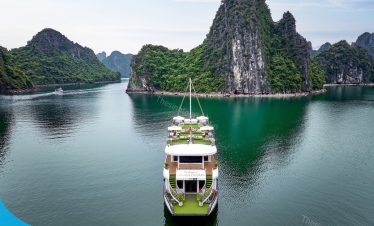 Tour Hạ Long 6 tiếng du thuyền 5 sao bể bơi tại Vịnh Hạ Long, Thế Sinh Tourism