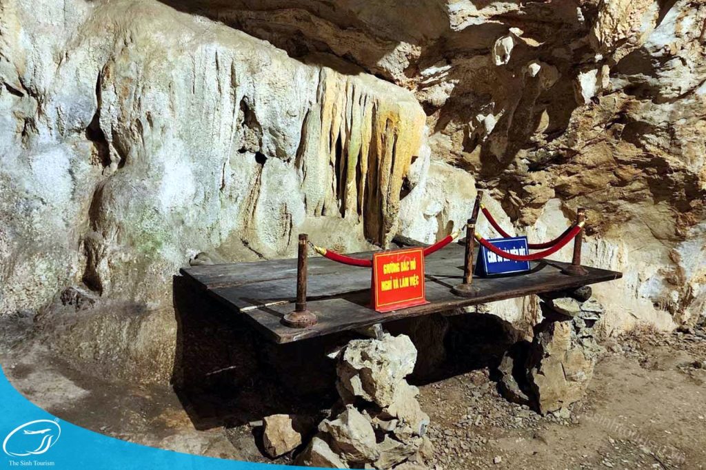 Du lịch suối Lê Nin - Hang Pác Bó