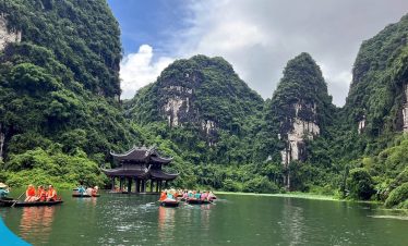 Thế Sinh Tourism - Địa chỉ đặt tour đi Tràng An uy tín