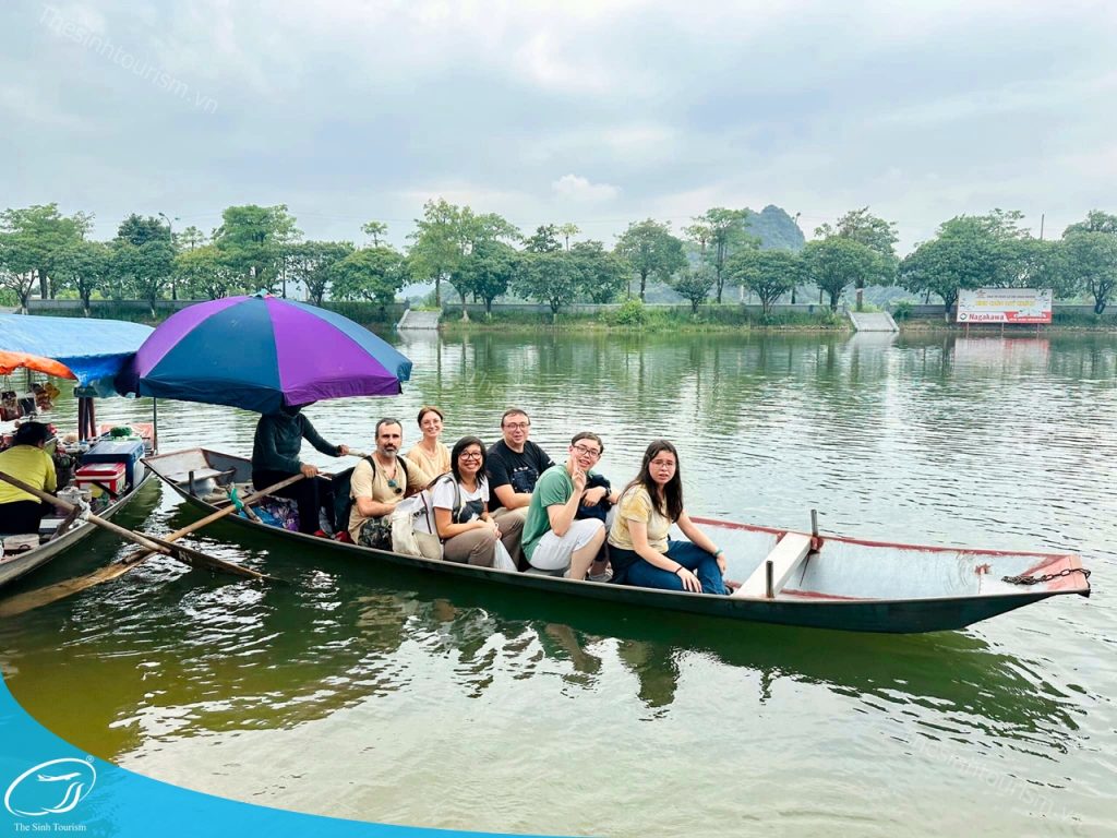 Du Lịch Chùa Hương - Điểm Hẹn Tâm Linh Mỗi Độ Xuân Về 10 du lich the sinh the sinh tourist du lich chua huong tour chua huong 002 20241022