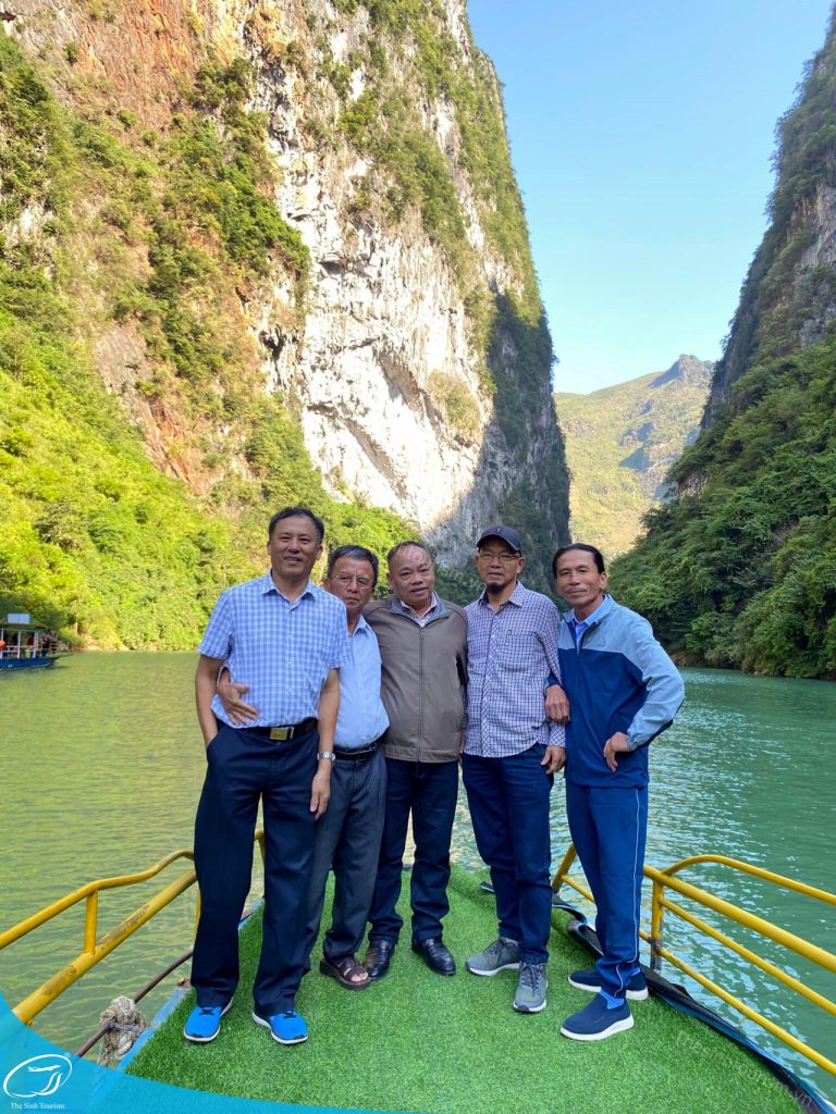 du lich the sinh the sinh tourist du lich ha giang tour ha giang 021 20241022