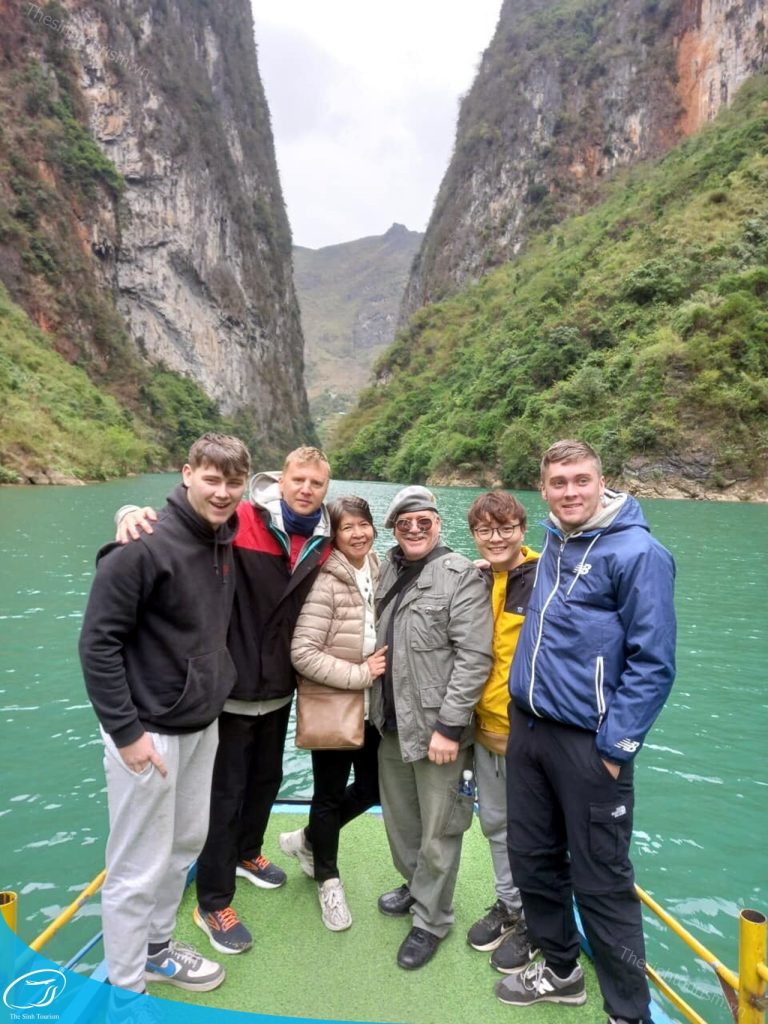 du lich the sinh the sinh tourist du lich ha giang tour ha giang 035 20241022