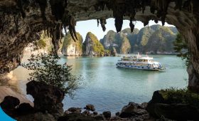 Đặt tour đi du thuyền Hạ Long cùng Thế Sinh Tourist