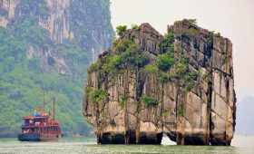 Ảnh sưu tầm - Hòn Đỉnh Hương - Vịnh Hạ Long