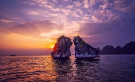 Ngắm hoàng hôn Vịnh Hạ Long - Ảnh sưu tầm