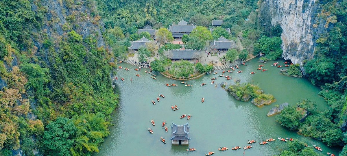 Thủy Đình Tràng An – Nơi Phượng Hoàng Tung Cánh Giữa Non Nước Ninh Bình 1 Tham quan Thủy Đình Tràng An - Ảnh sưu tầm