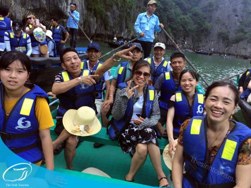 hinh-anh-khach-du-lich-di-tour-the-sinh-tourism-50-duong-thanh-sinh-cafe102-20230526